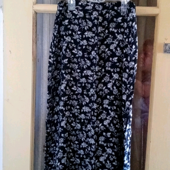 Skirt - Picture 1 of 1